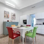 아파트 Frankie's House - Selection *