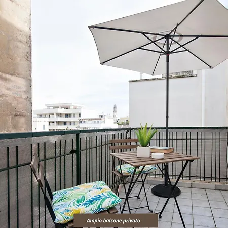 Frankie's House - Selection *