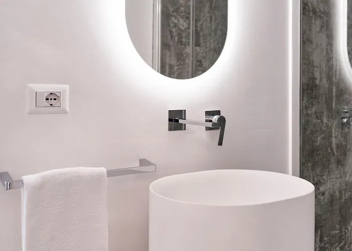 Frankie's House - Selection